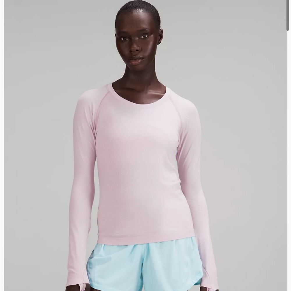 Lululemon 
Swiftly Tech Long Sleeve Shirt 2.0 
Race Length